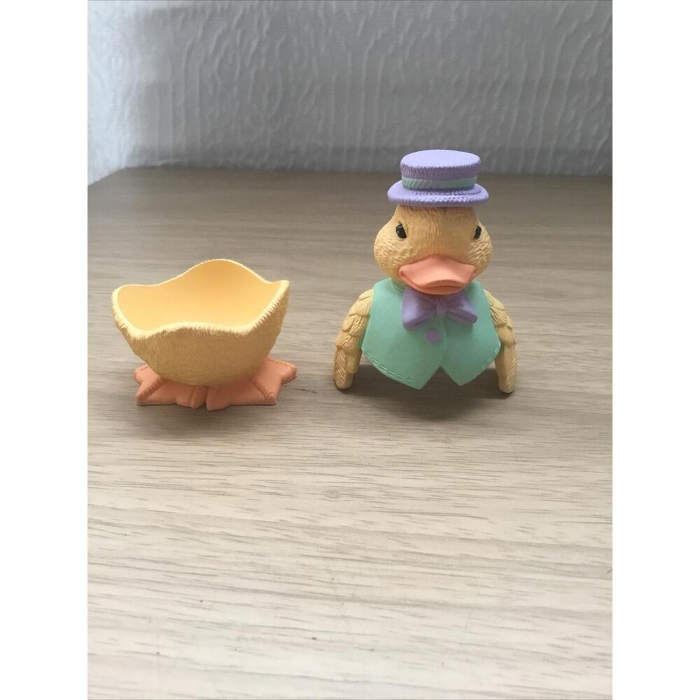 1997 Vintage Avon Egg Pals Duck‎ Figurine With Box SKU U214